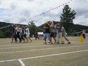 地区運動会　ムカデ競走